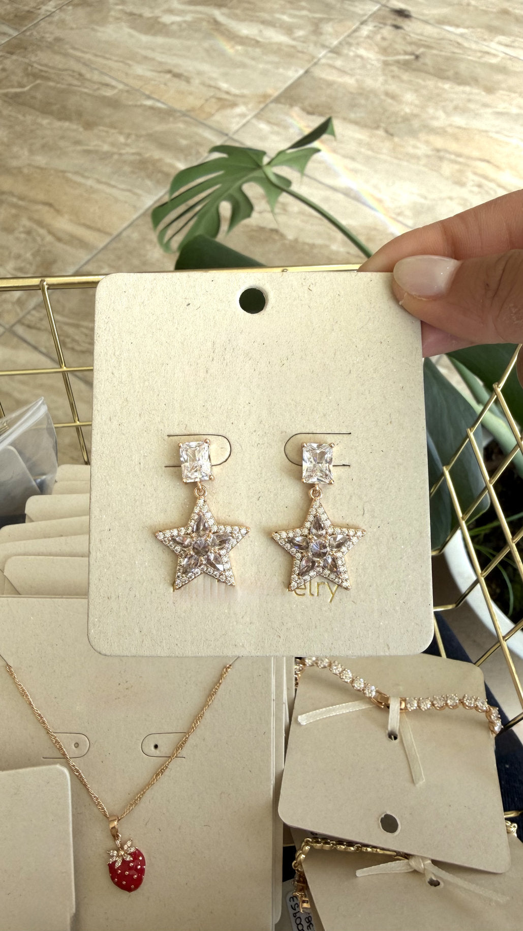 ARETES ECLIPSE